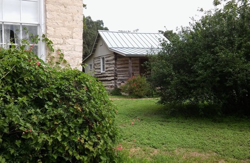 Dripping Springs Cabina | Butler Cabin en The Homestead B & B