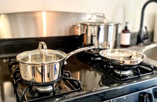 Lower Lawrenceville Apartamento | Butler St Cozy Retreat, Walk to Breweries & Shops