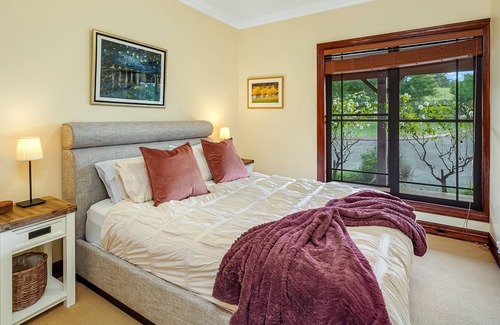 Buttai Otro | Buttai Farm Escape: Serene Views, Spacious Stay