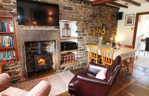 Castleton Cabaña | Buttercup Cottage