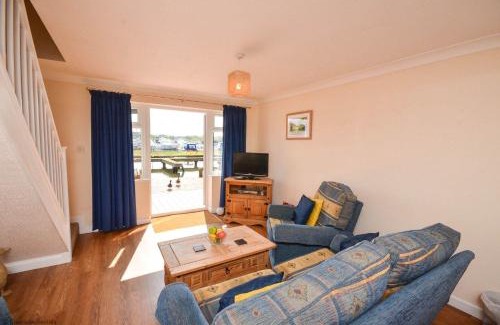 Horning Casa | Buttercup Lodge