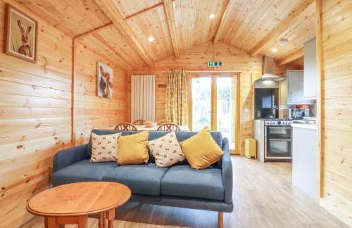 Theberton Casa | Buttercup Lodge