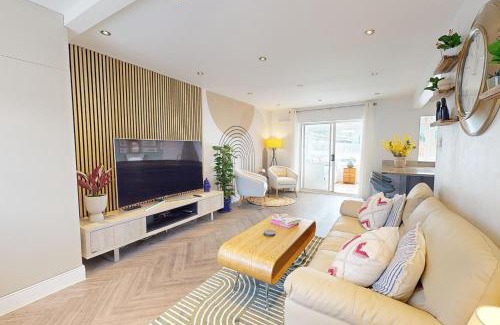 Cannon Hill Casa | Buttercup Nest of Wimbledon