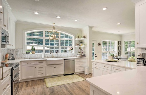Columbus Casa | Butterfly Creek Columbus Estate on 3 Acres!