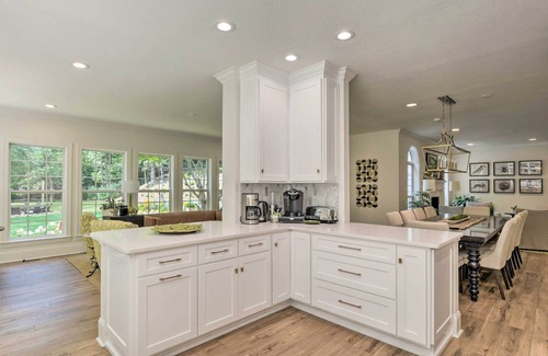 Columbus Casa | Butterfly Creek Columbus Estate on 3 Acres!