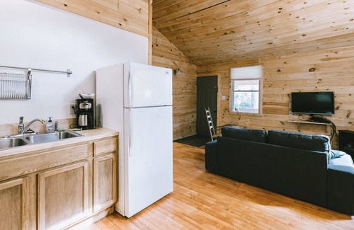 Slade Casa | Butterfly Suite - NEW Hot Tub!