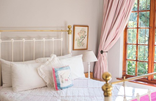 Creighton Casa | Button Birding Smithfield Guesthouse