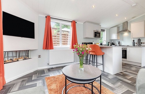 Longnor Casa | Buxton Lodge with hot tub