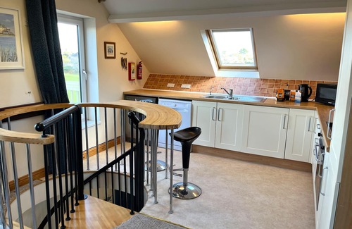 Falmouth Apartamento | Buzzard’s Rest - A comfortable, quiet, welcoming property with ample parking.