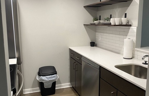 Cardozo Apartamento | Buzzing H St Corridor penthouse Style Unit with Amazing Balcony and 360 View
