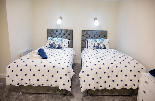 Bradford Apartamento | BV Basement Navy Diamond Suites Apt