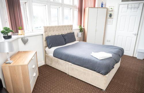Huddersfield Apartamento | Bv Homely Studio Fifteen At Deighton Huddersfield