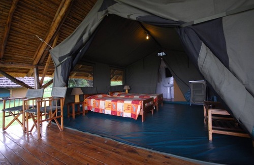 Pakwach Cabina | Bwana Tembo Safari Lodge