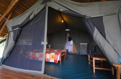 Pakwach Cabina | Bwana Tembo Safari Lodge