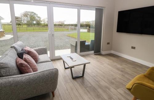 Rhosgoch Casa | Bwthyn Cae'r Efail