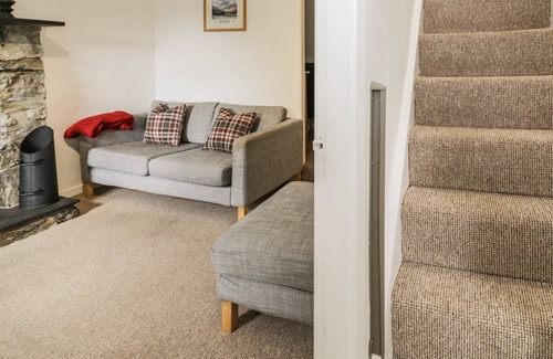 Tanygrisiau Cabaña | BWTHYN HEDDYCHLON, pet friendly, with open fire in Blaenau Ffestiniog