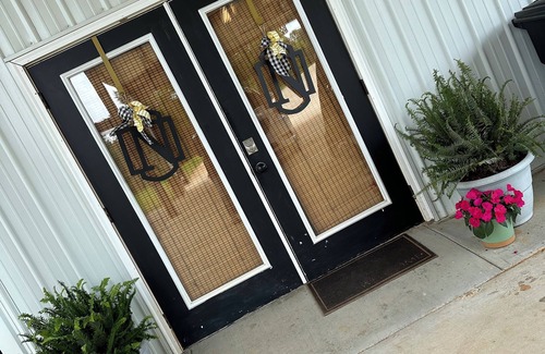 Thaxton Apartamento | By His Grace Cozy Cabin located near Pontotoc, Oxford, Tupelo, and New Albany-