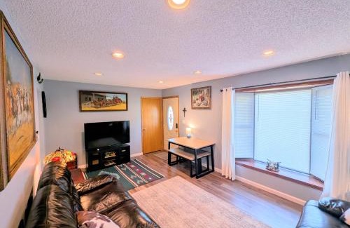 Des Moines Casa | By State Fair 5 bedrooms 2 baths