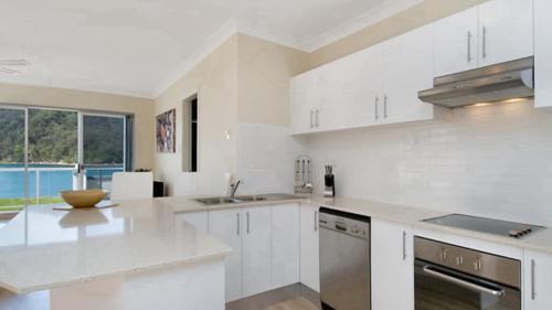 Ettalong Beach Casa | By The Beach - Waterfront Ettalong Beach