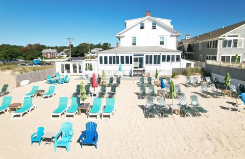 Dennis Port Cama Y Desayuno | By The Sea Guests Bed & Breakfast and Suites