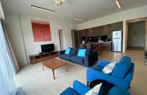 Batu Ferringhi Apartamento | By The Sea with Side Seaview #363A