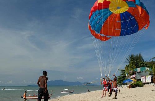 Batu Ferringhi Apartamento | By The Sea with Side Seaview #363A