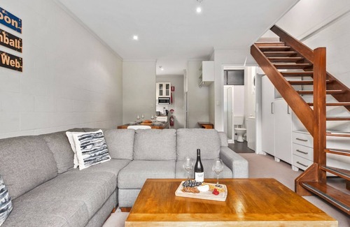 Thredbo Apartamento | Byadbo 10 is a newly refurbished two-bedroom apartment in Thredbo.