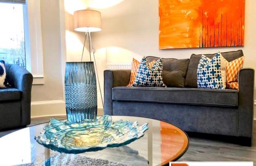 Glasgow Casa | ByEvo Almar Villa - Close to City and Airport - Perfect for Contractors or large groups