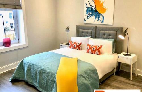 Glasgow Casa | ByEvo Almar Villa - Close to City and Airport - Perfect for Contractors or large groups