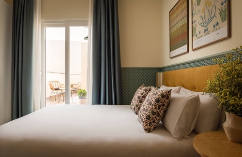Encarnacion-Regina Hotel | BYPILLOW Abril