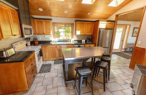Gold Beach Casa | Byrdies Beach House at Crook Point