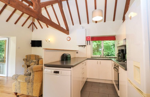 Pulborough Casa | BYRE COTTAGE 4, family friendly, with pool in Storrington