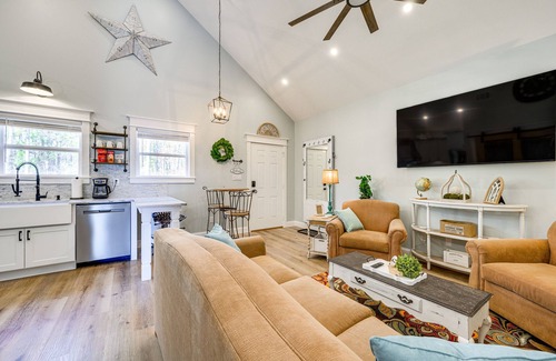 Crawford County Apartamento | Byron Getaway w/ Fire Pit - Near MGA & Mercer!