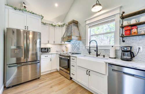 Crawford County Apartamento | Byron Getaway with Fire Pit - Near MGA and Mercer!