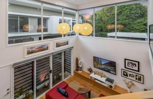 Byron Bay Casa | Byron Sunrise - 4 BR retreat with heated pool