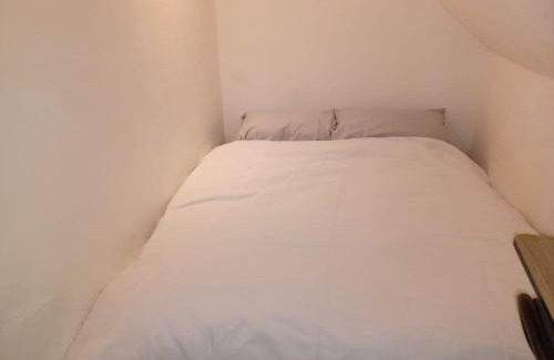 Luton Casa | Byron View House R6