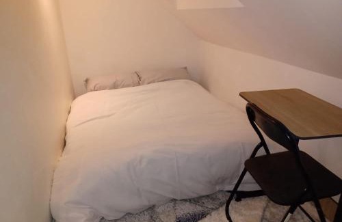 Luton Casa | Byron View House R6