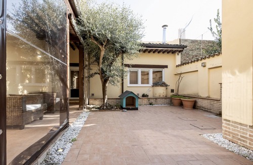 Ravenna Casa | Byzantine Palace, Ravenna Center: 2-story house with private inner courtyard