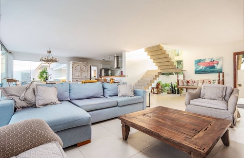 Portal da Ferradura Casa | ¡Bz72! Casa con vistas al mar con 5 suites y piscina