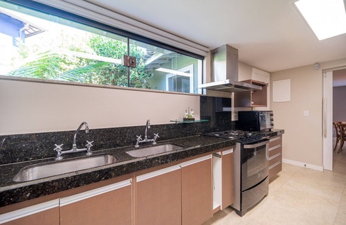 Praia Rasa Casa | Bz58 Hermosa casa con piscina privada y vista al lago