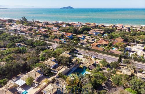 Praia Rasa Casa | Bz65 Casa a 150 metros da praia com 4 suítes