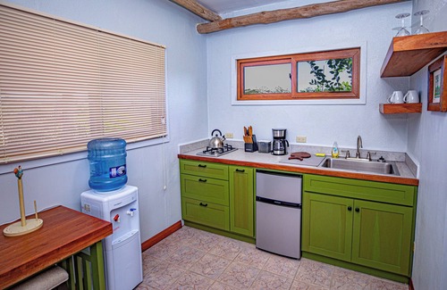 Ciudad de Belice Casa | Bze Nature Nook – 2 Private 1BR Suites, Lagoonfront, Gated, 10 Min from Airport