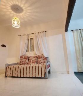 Monte Grande Casa | Cálida Casa - 2 Hab - centro MG -15 min Ezeiza