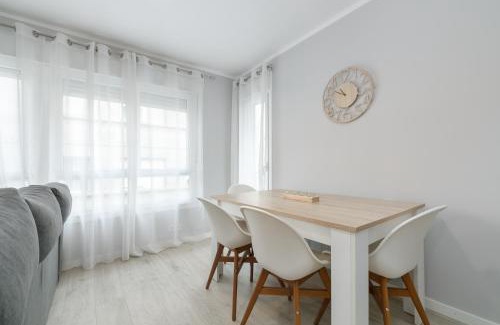Maria Auxiliadora Apartamento | Cálido en el corazón de Vigo by CABANA Rentals