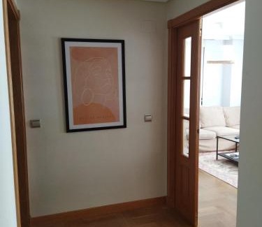 La Corredoria y Ventanielles Apartamento | Céntrico apartamento Oviedo Parking y wifi gratuitos Admite mascotas