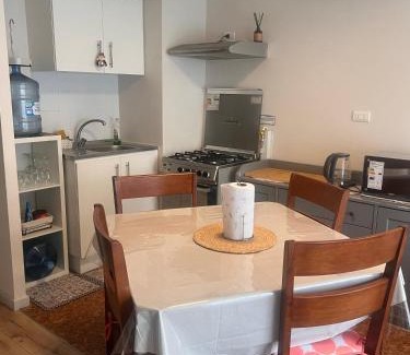 Puerto Montt Apartamento | Céntrico, cómodo y moderno departamento en Puerto Montt con estacionamiento privado incluido