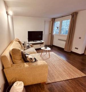 Llivia Apartamento | Céntrico y Acogedor Estudio, Llívia, Cerdanya.