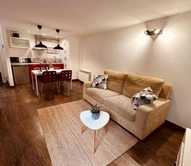 Llivia Apartamento | Céntrico y Acogedor Estudio, Llívia, Cerdanya.