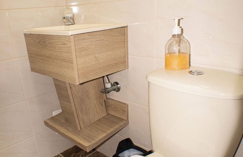 Suramericana Casa | Cómoda Habitación Para Cuatro Personas en el Sector Estadio