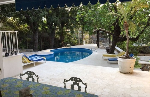 Zona costera de Acapulco Villa | Cómoda y linda casa en Acapulco a pasos de la Diana y de la Playa Condesa.